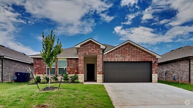 Building Photo - Large Open Floor plan 4 Bedroom 2 Bathroom...