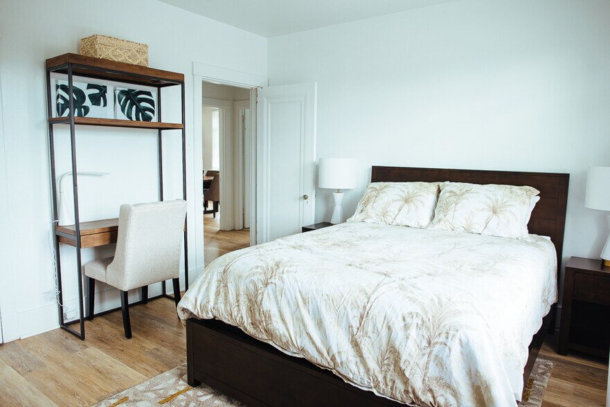 Furnished 2nd bedroom - 1170 Jancey St