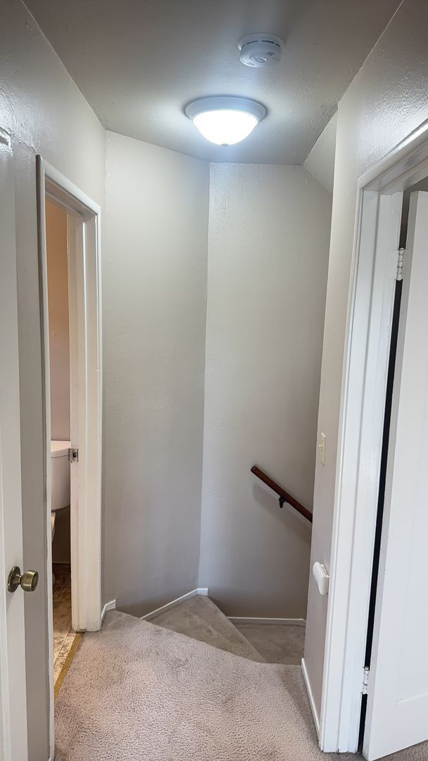 Building Photo - Great 2 Bedrooms 1 Bath