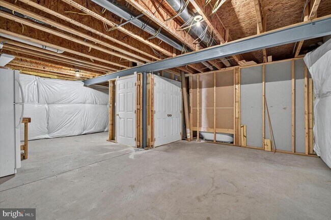 Building Photo - 25670 S Village Dr
