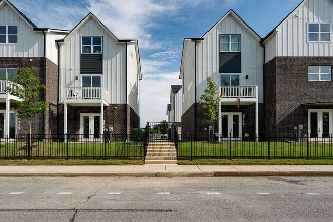 Building Photo - 5777 Sofias Cir