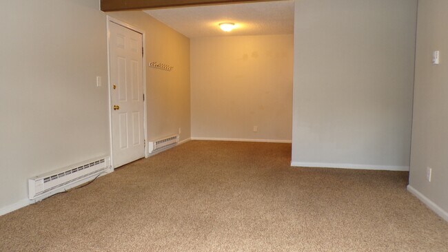 Building Photo - 998 W Beaver Creek Blvd