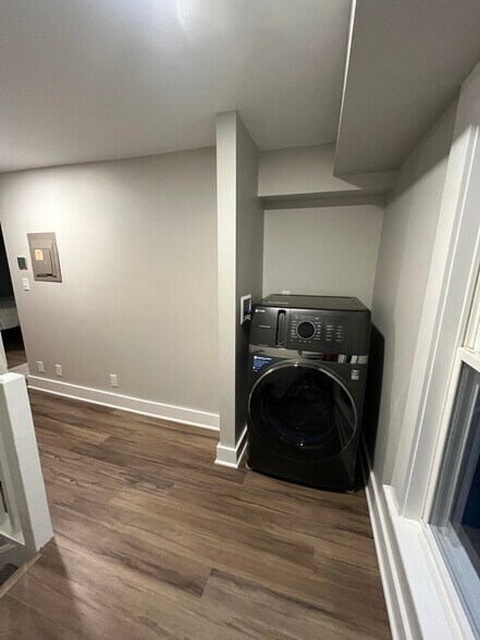 Building Photo - 3 Union Ave