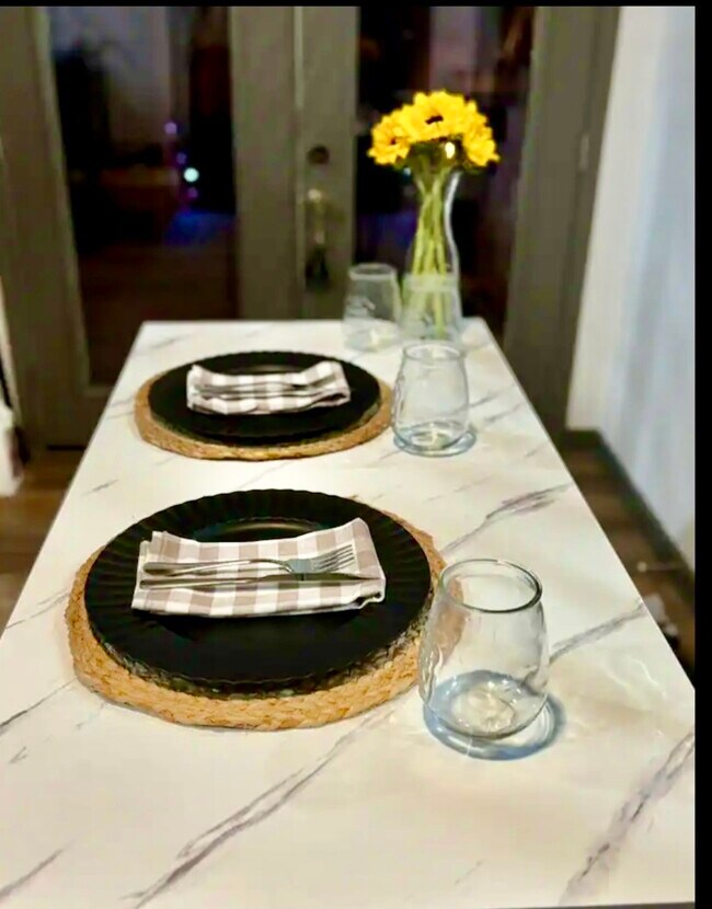 Building Photo - 373 Saddle Surrey Rd