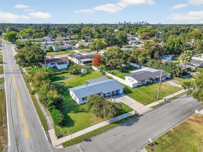 Building Photo - 3034 Touraine Ave