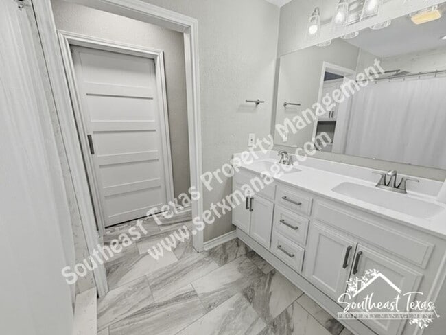 Building Photo - 280 Parkway Dr