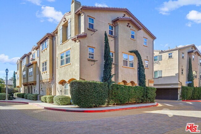 Primary Photo - 14122 Willow Ln