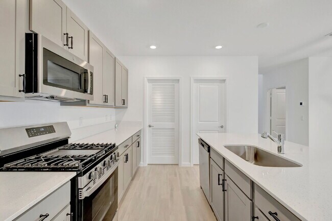 Building Photo - Luxurious Living: Spacious 5-Bedroom Home with Scenic Views in Port Saint Lucie!