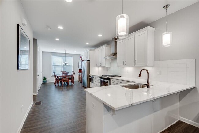 Building Photo - 768 Aerial Way