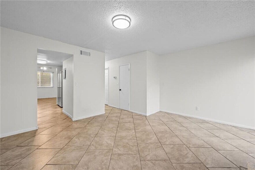 Building Photo - 579 Northridge Crossing Dr