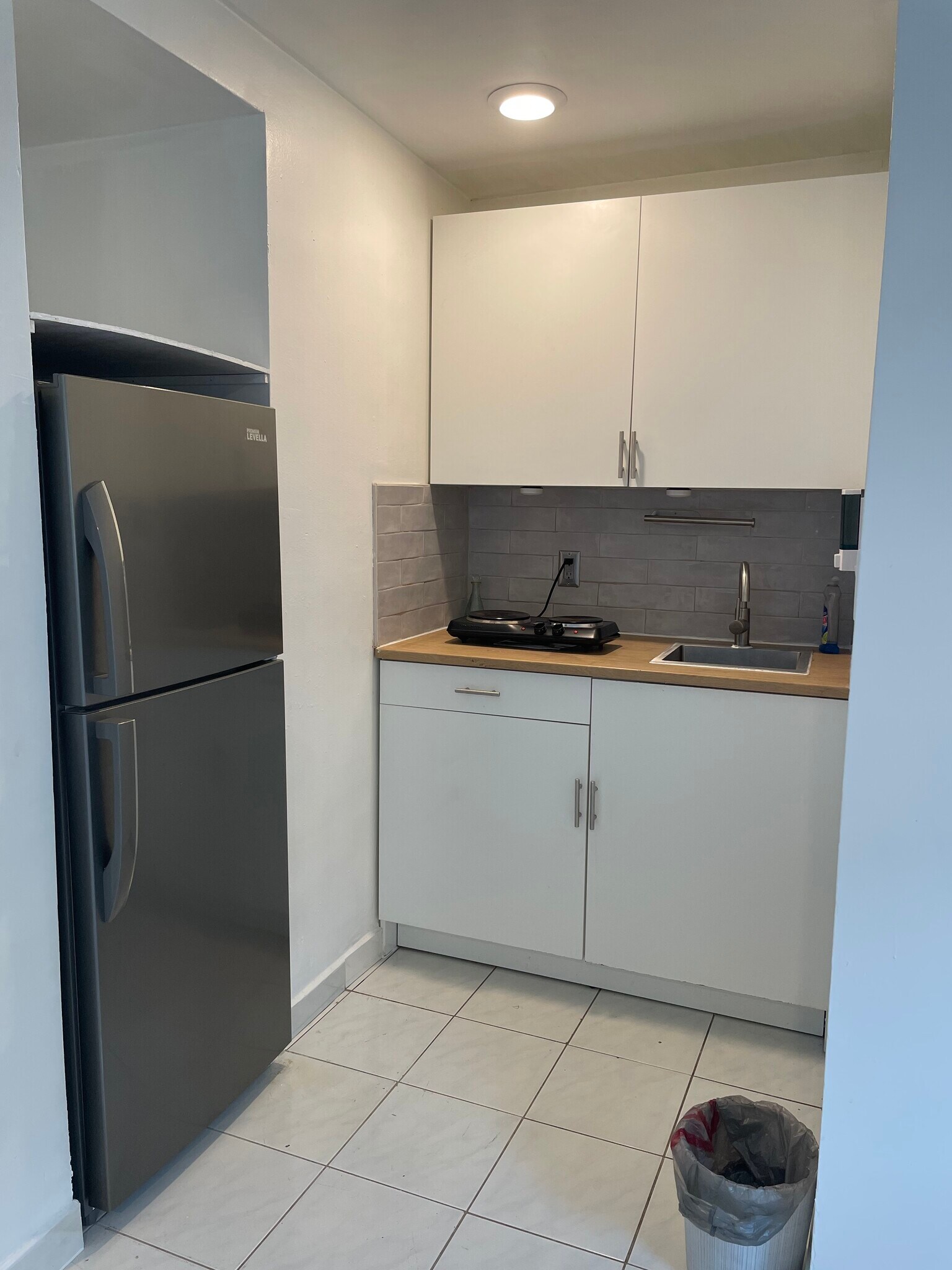 Building Photo - 1736 SW 12th St