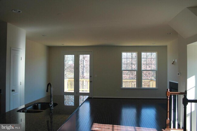 Building Photo - 109 Sequoia Dr