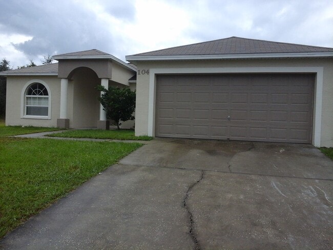 Building Photo - 3 Bedroom Home