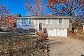 Building Photo - 816 SE 13th St