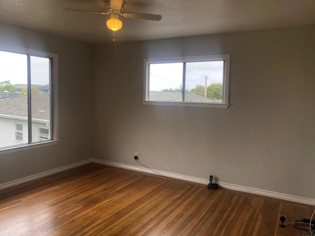 Building Photo - 130 El Bonito Way