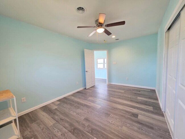 Building Photo - 22931 Steele Dr