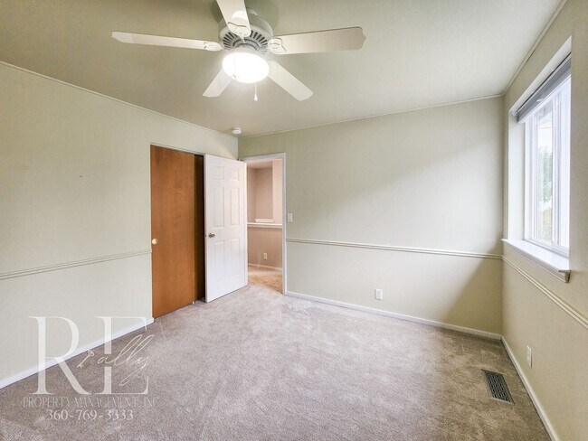 Building Photo - Modern Elegance Meets Tranquil Lakeside Living On Osprey Circle