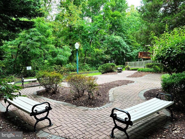 Building Photo - 9016 Lake Largo Dr