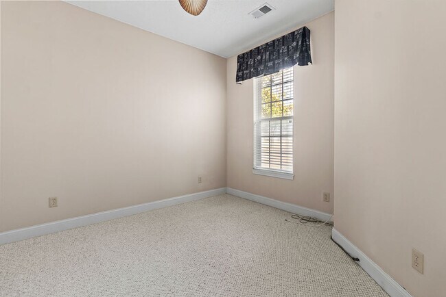 Building Photo - Sand Ridge Home