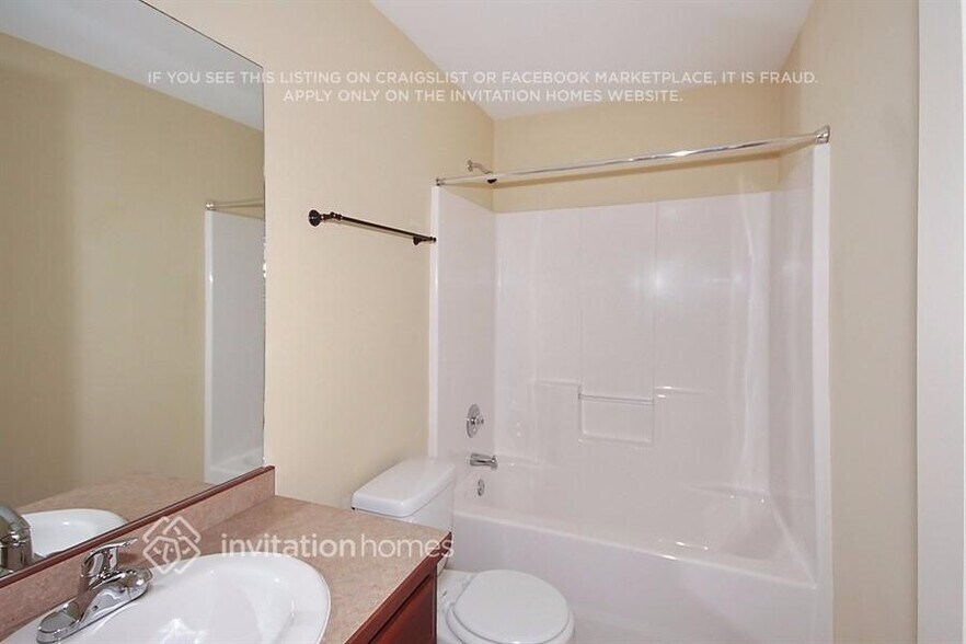 Building Photo - 2136 Villa Spg Ter