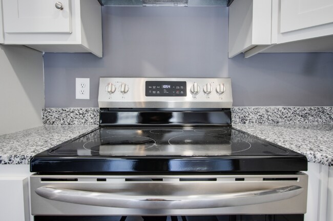 Building Photo - 138 Main St N