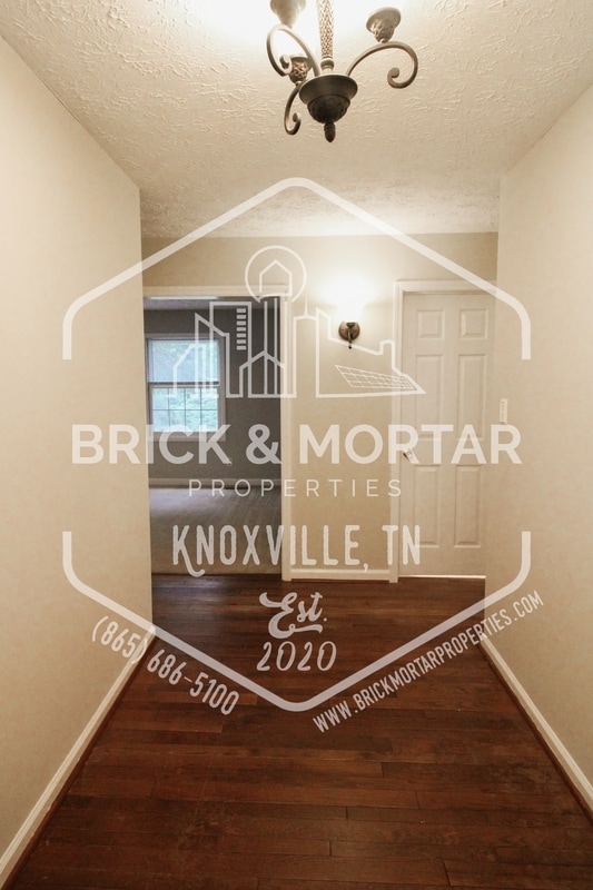 Building Photo - 8637 Glen Echo Dr