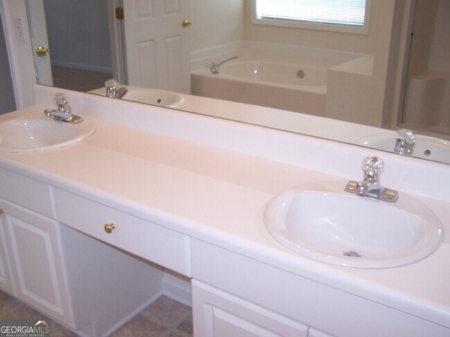 Building Photo - 510 Montrachet Ct