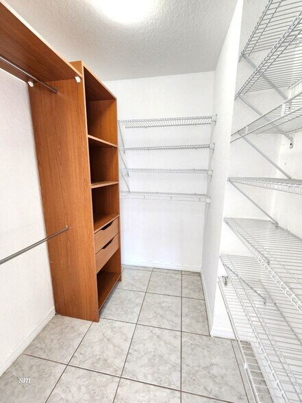 Building Photo - 119 Hidden Ct Rd