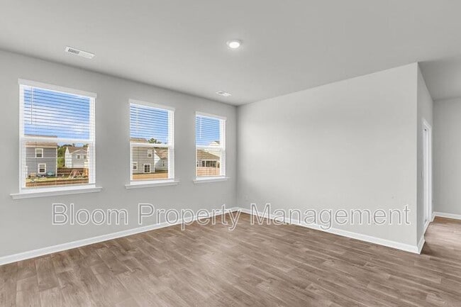 Building Photo - 151 Morning Vw Wy