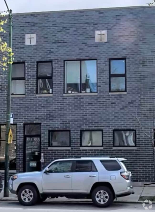 Building Photo - 533 N Ashland Ave