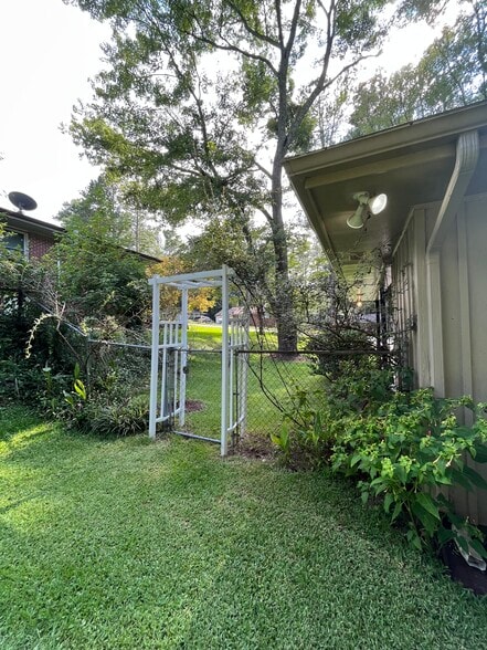 Building Photo - 3040 Remington St