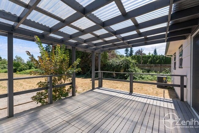 Building Photo - 4207 NE 59th Ave