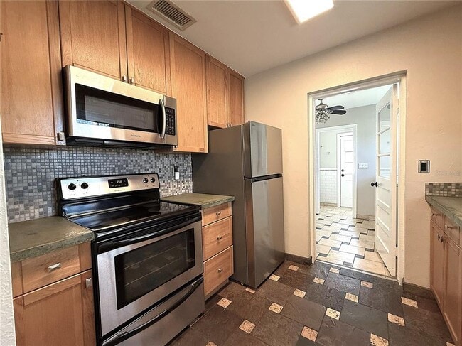 Building Photo - 105 N Aurora Ave