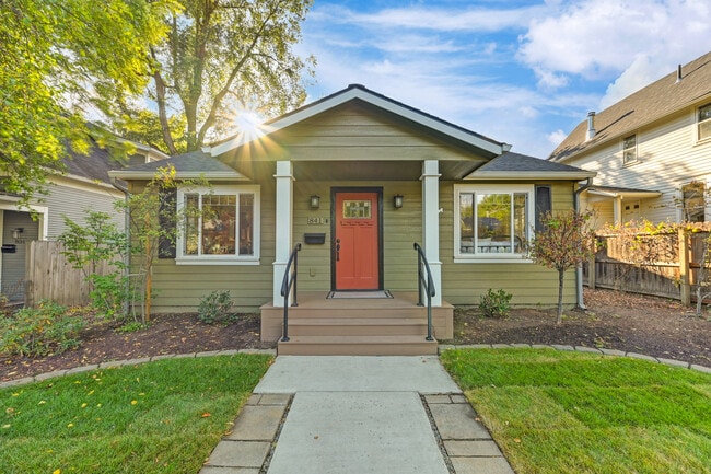 Building Photo - 841 N 5th St