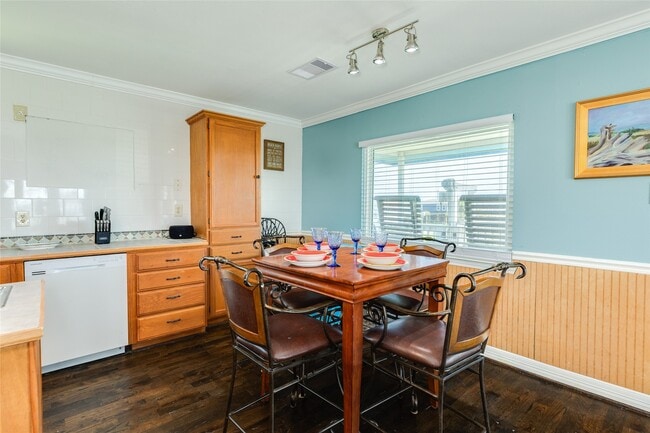 Building Photo - 4025 6th St