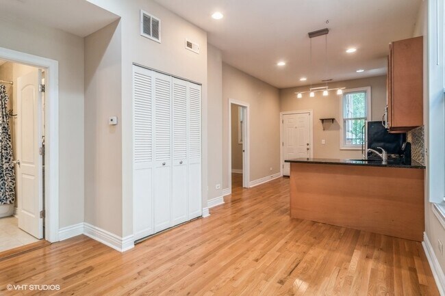 Building Photo - 1706 N Kimball Ave