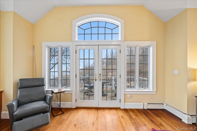 Building Photo - 772 US-9W