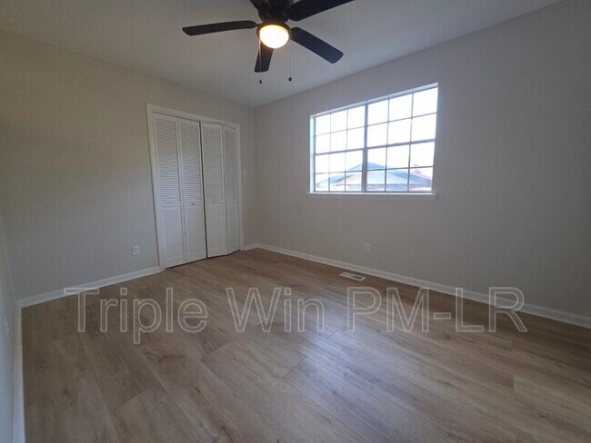 Building Photo - 5505 Crescent Dr