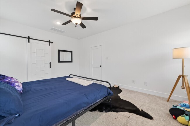 Building Photo - 15162 Post Oak Fls Dr