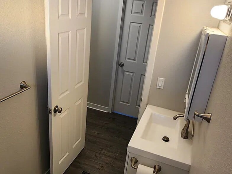 Building Photo - 8517 Co Rd