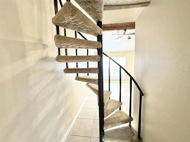 Building Photo - 9164 Wilcrest Dr