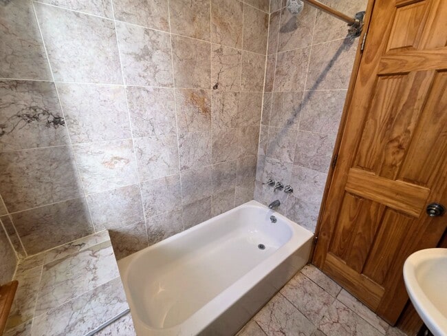 Building Photo - 329 N Preston St