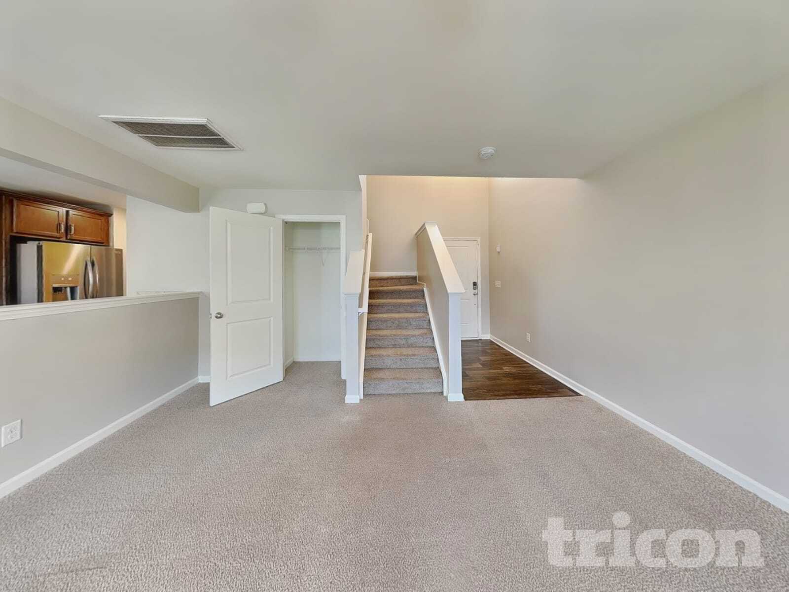 Building Photo - 1711 Sawtooth Ct