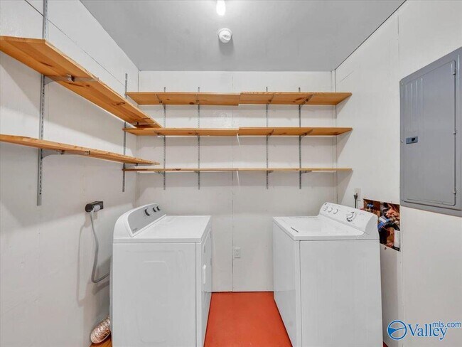 Building Photo - 422 Karter St NW