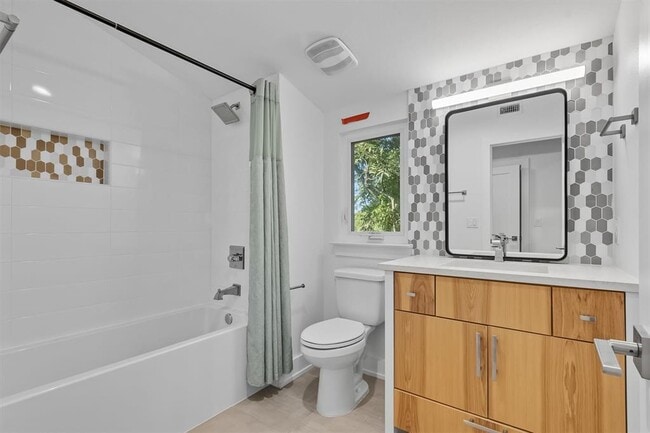 Building Photo - 2712 Oak Springs Dr