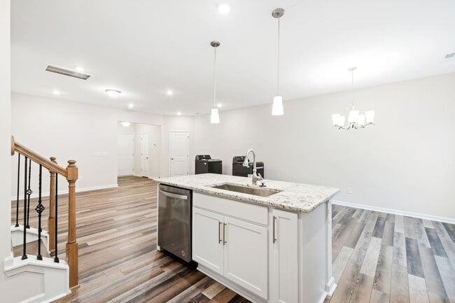 Building Photo - Well Appointed 3-Bedroom Townhome in Durham!