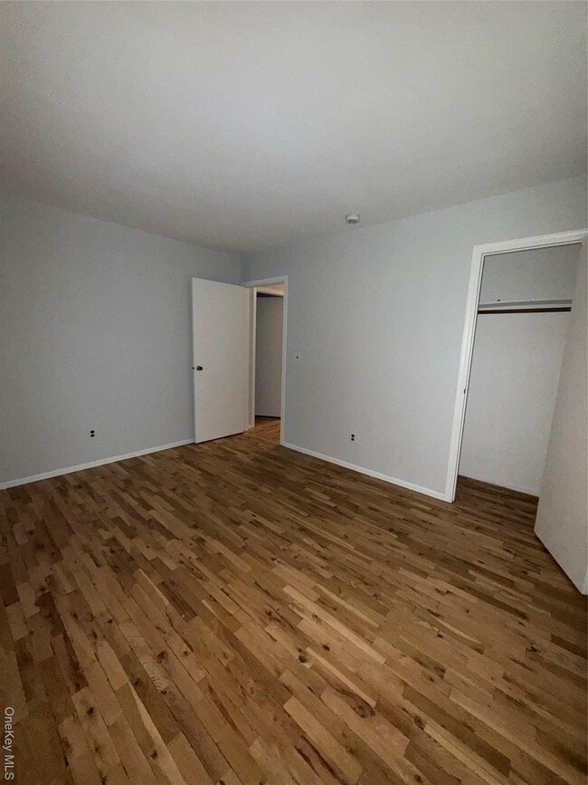 Building Photo - 227 N Walnut St