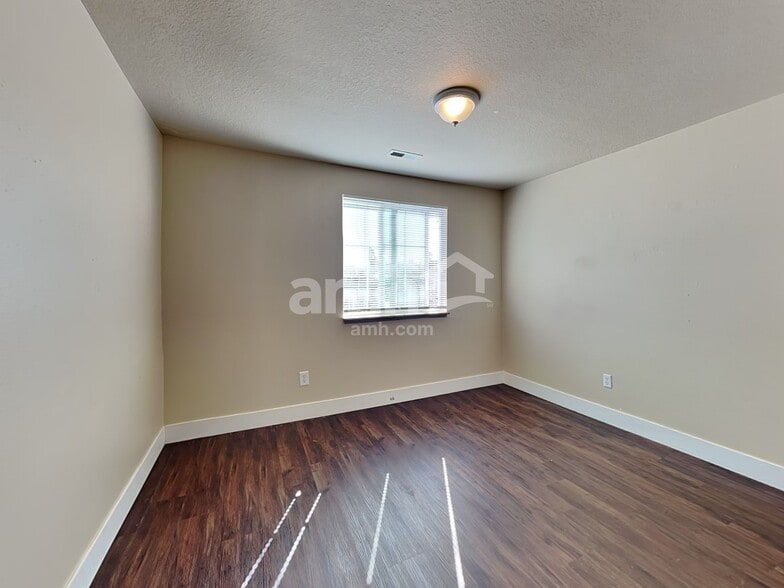 Building Photo - 16959 SW Whitley Way