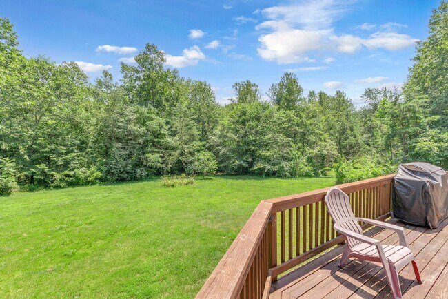 Building Photo - One-of-a-Kind 4 BR Retreat on Nearly 13 Pr...