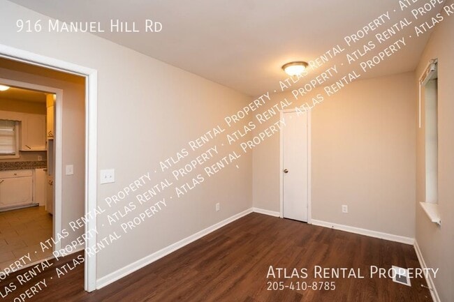 Building Photo - 916 Manuel Hill Rd